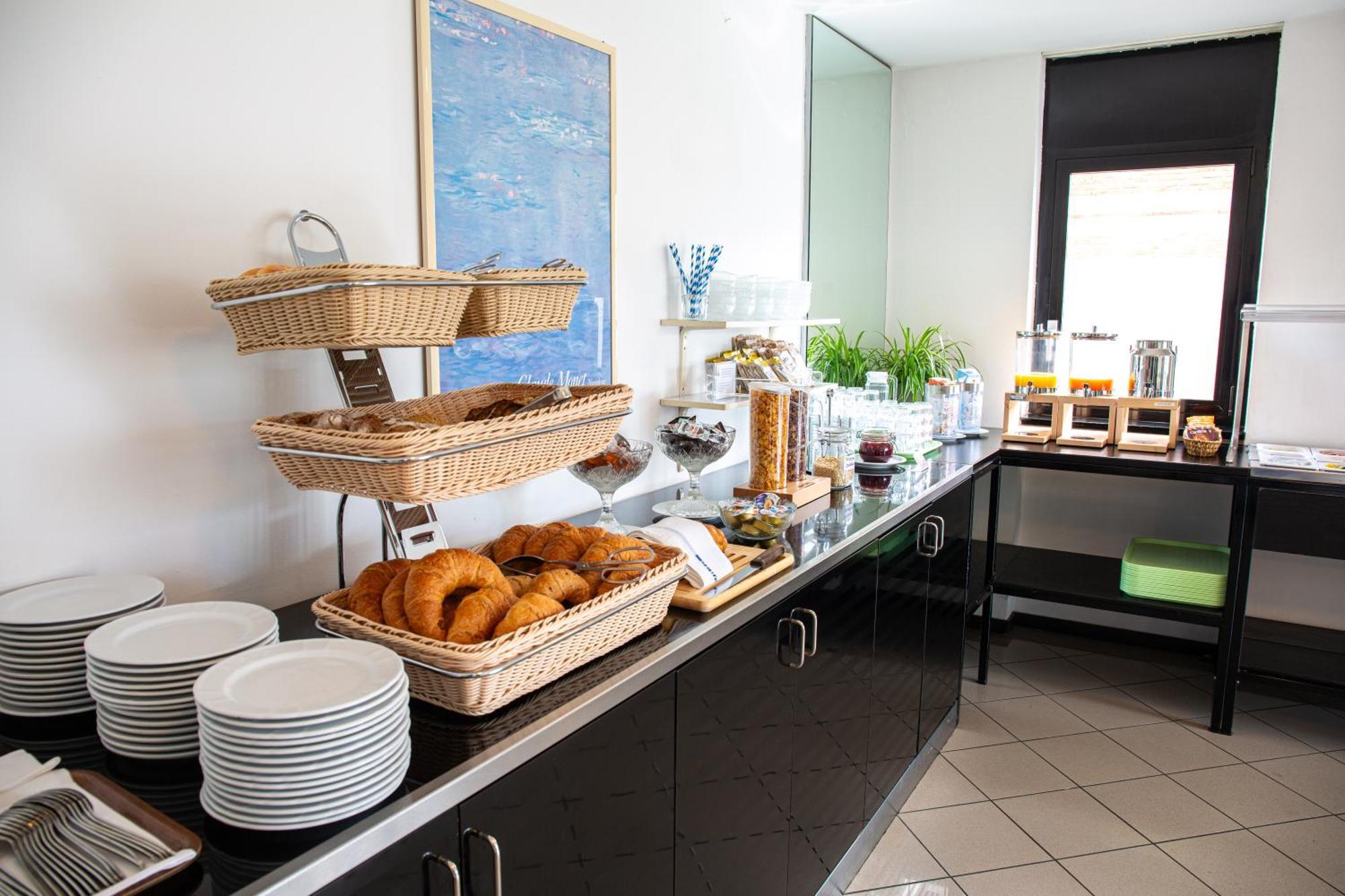 Nessi Hotel