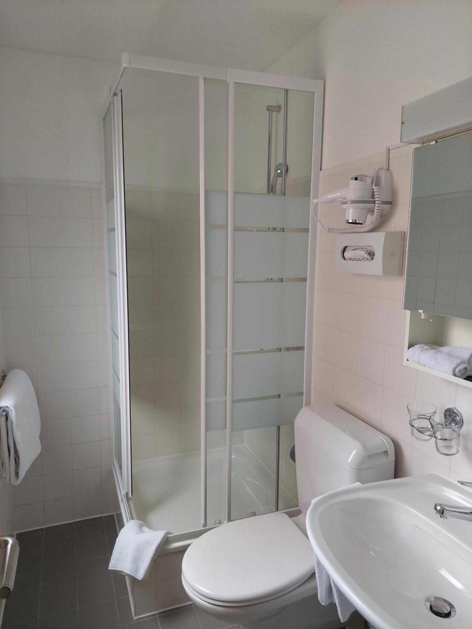 Nessi Hotel 3*